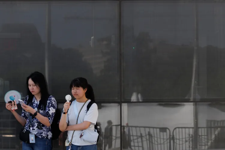 Dangerous heat wave threatens oppressive temperatures in much of the US